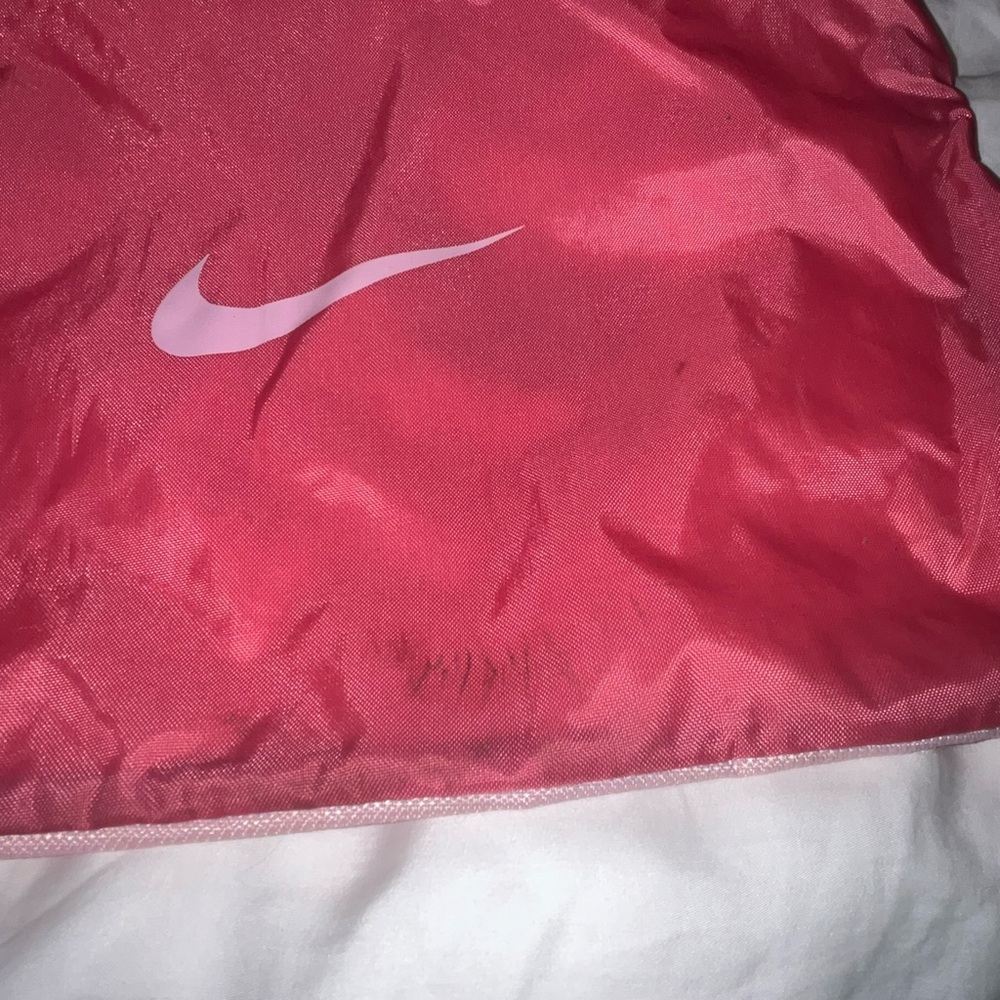 Nike Light Pink / Hot Pink Drawstring Bag - Picture 3 of 3